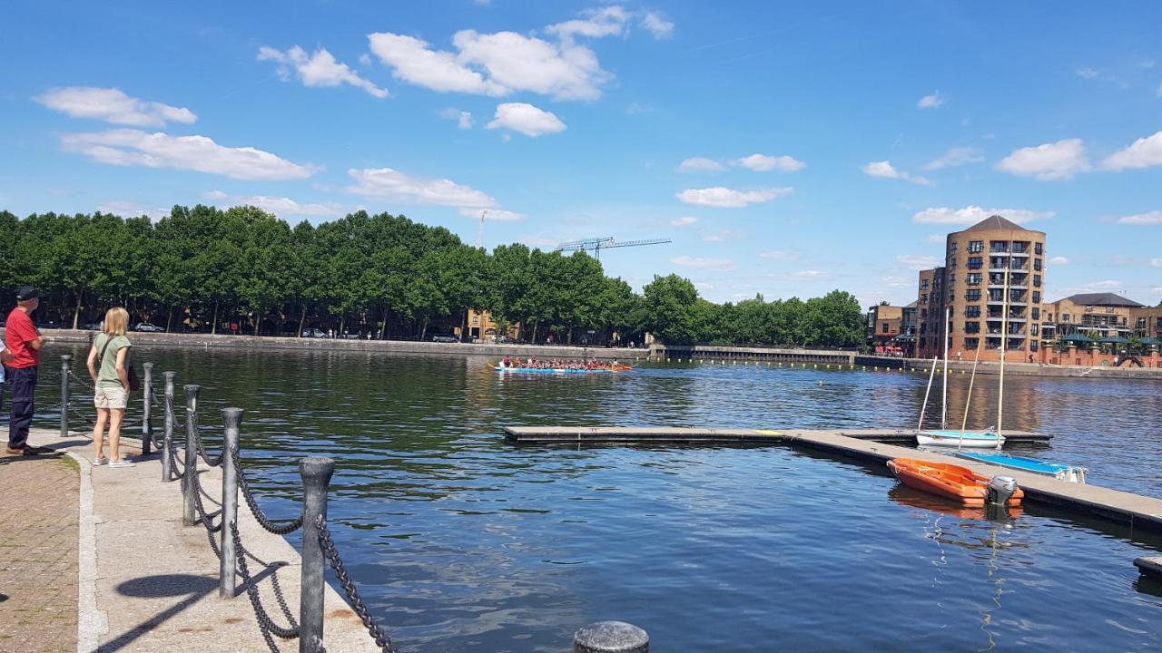 Stunning Massive Bedroom +Direct Thames River View Londra Esterno foto