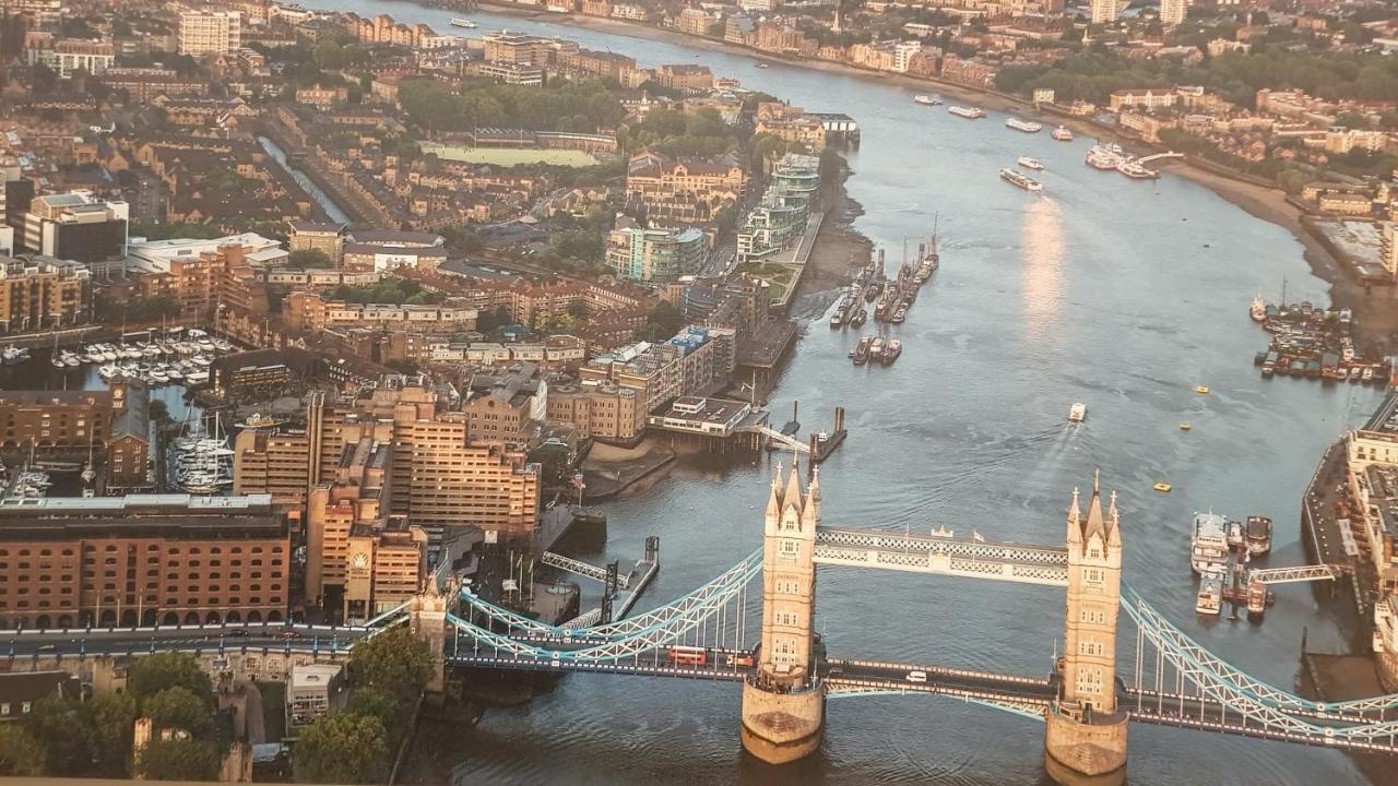 Stunning Massive Bedroom +Direct Thames River View Londra Esterno foto