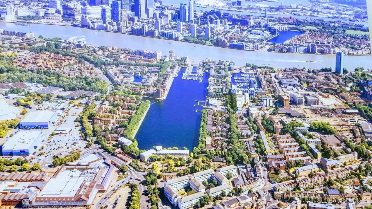 Stunning Massive Bedroom +Direct Thames River View Londra Esterno foto