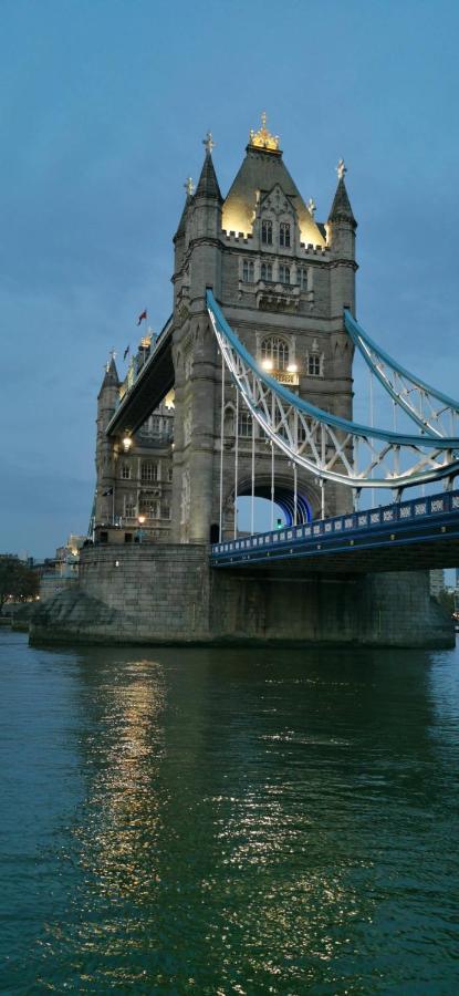 Stunning Massive Bedroom +Direct Thames River View Londra Esterno foto