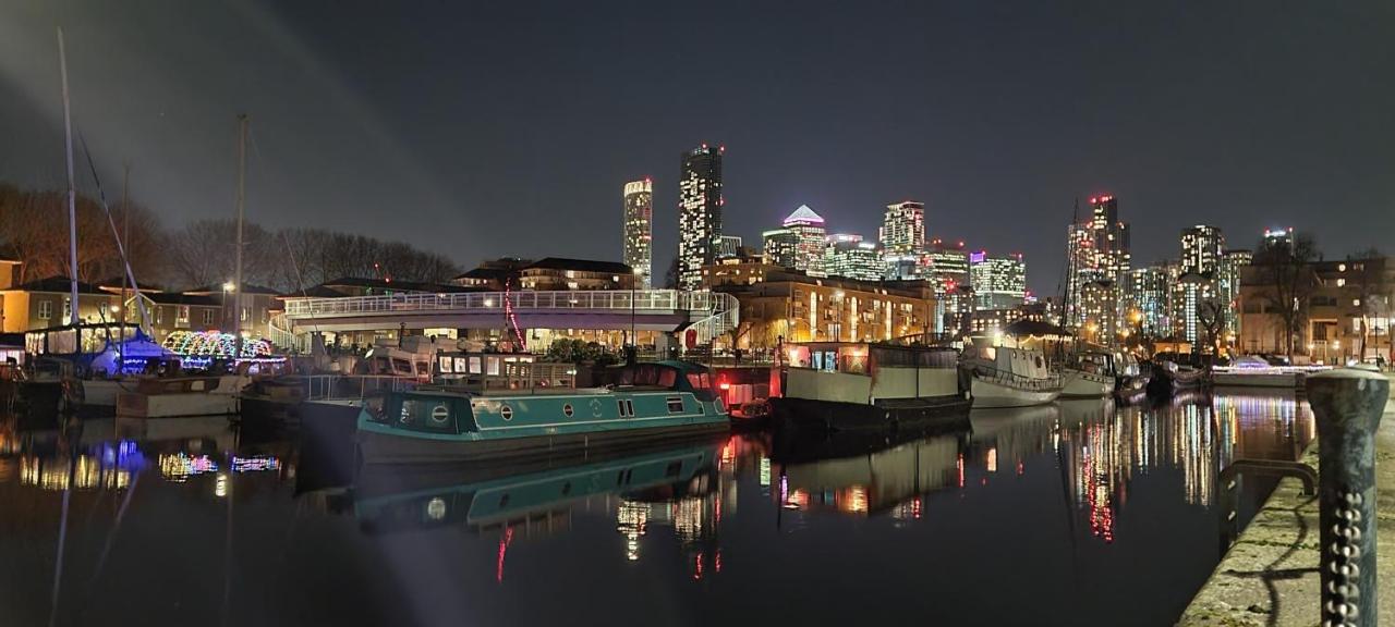 Stunning Massive Bedroom +Direct Thames River View Londra Esterno foto